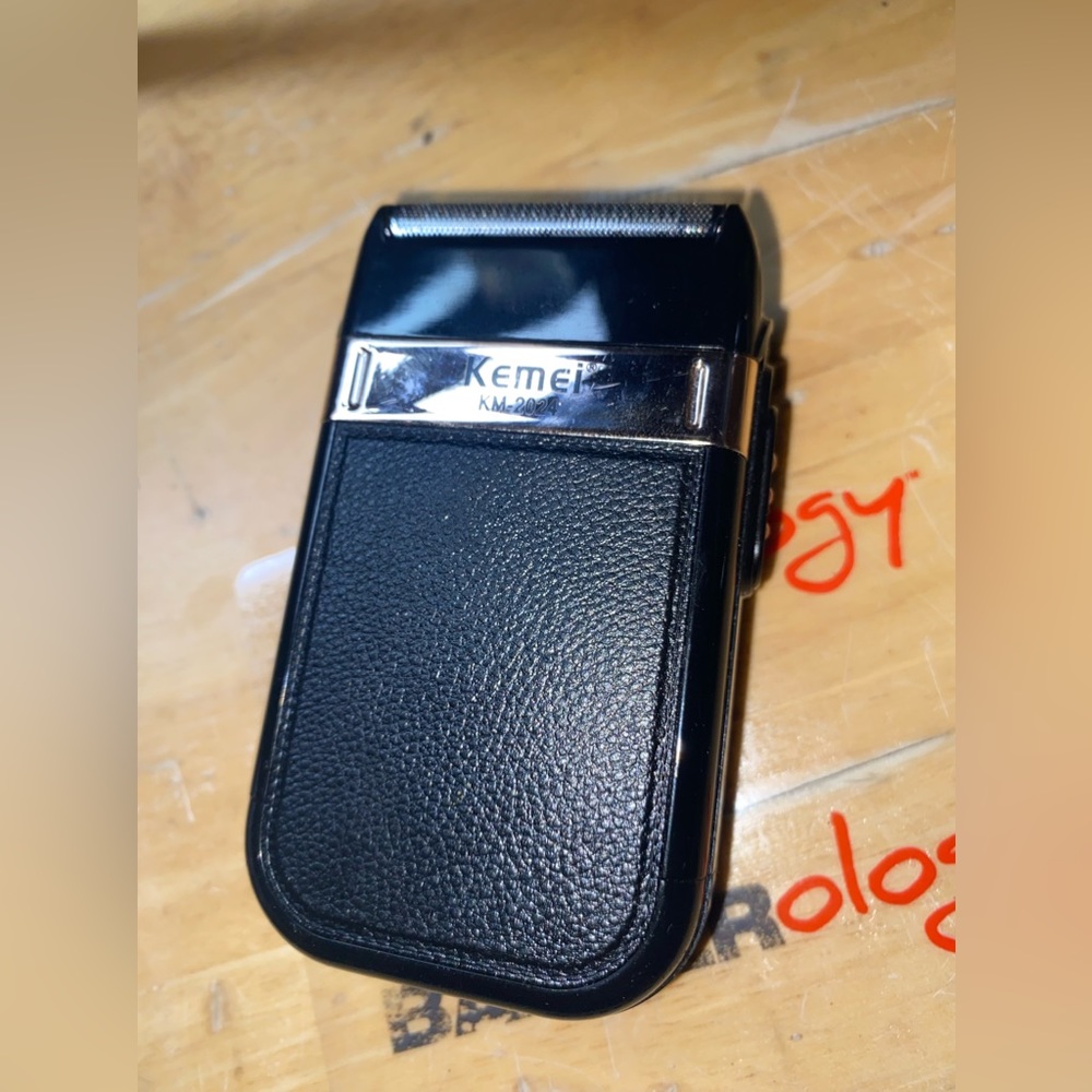 Kemei shaver